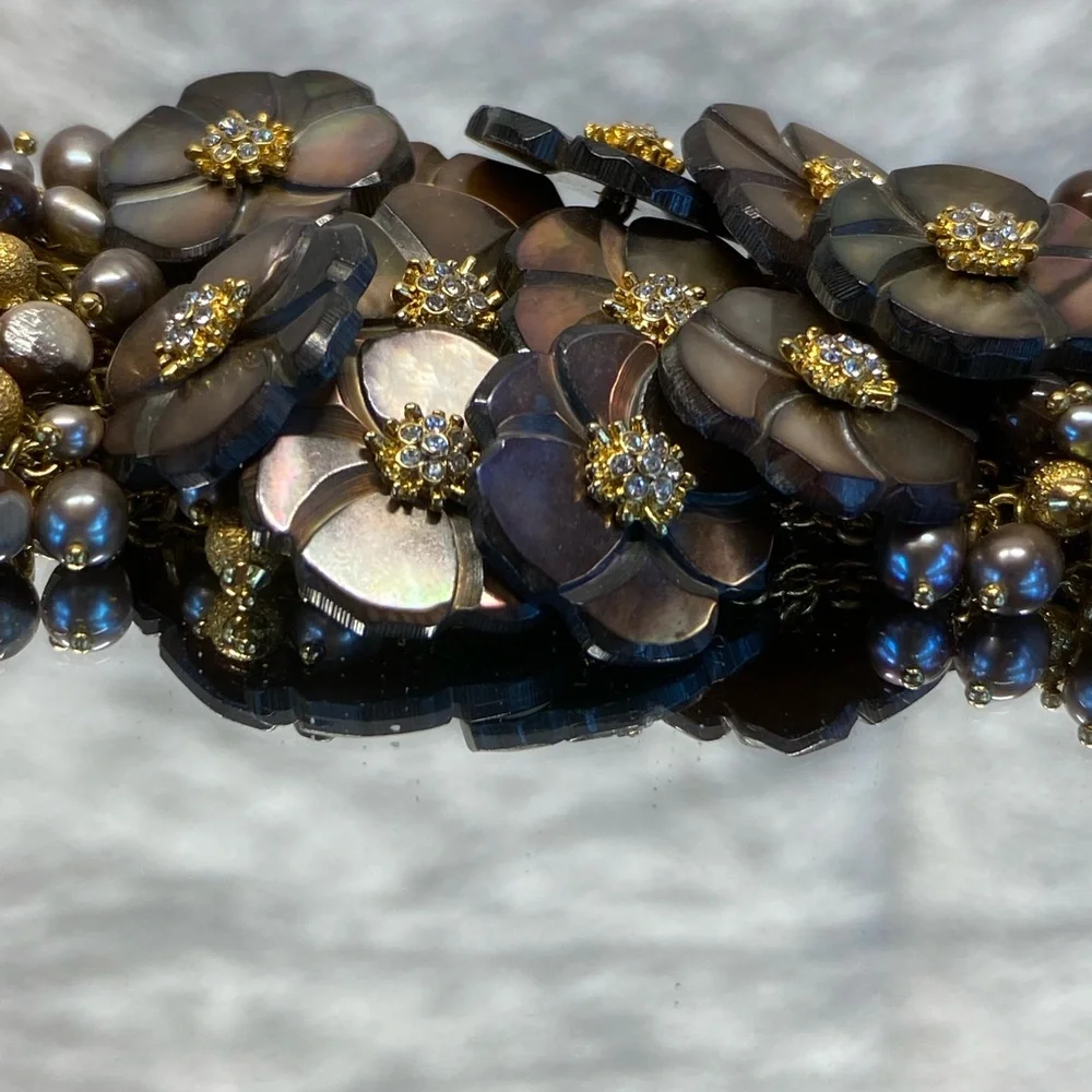 Beautiful Floral Faux Pearl Bracelet Gold Tone 7-8 3/4 Bohemian Style Rhinestone